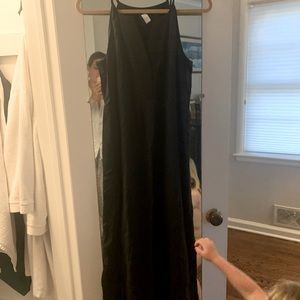Beautiful long black linen dress with slits on the side and nice neckline detail